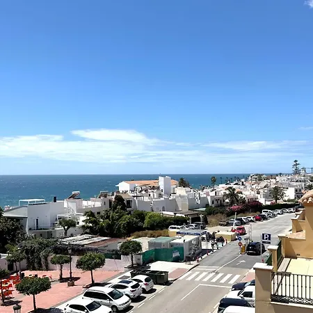Carabeo Centro Seaview & Rooftop Pool 아파트 네르하