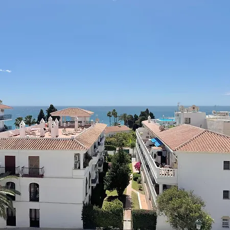 Carabeo Centro Seaview & Rooftop Pool *
